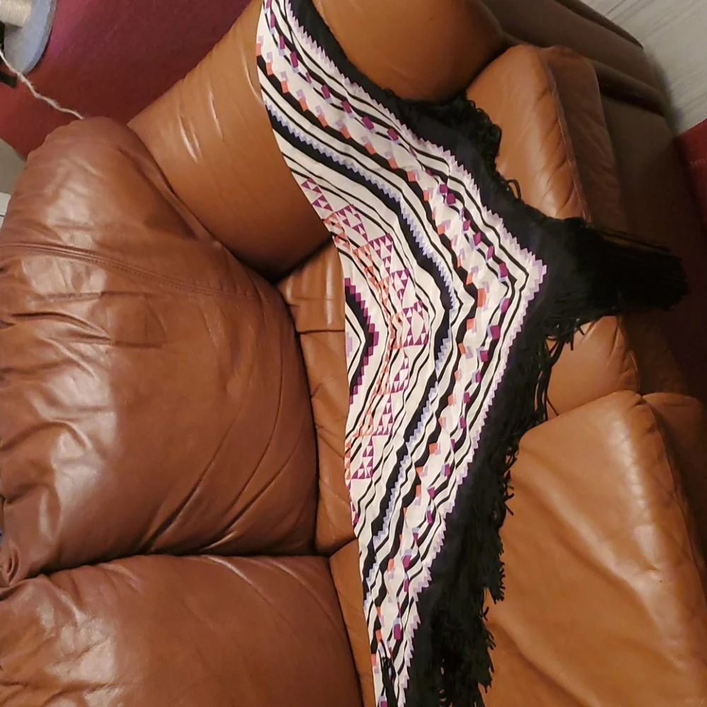 Shawl - Picture 4 of 4